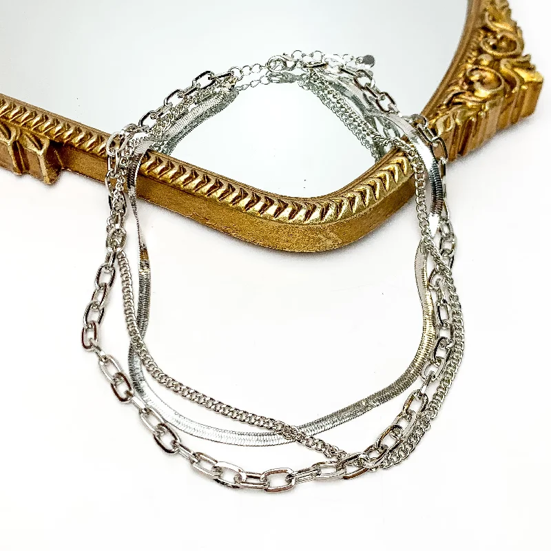 女士Necklaces长尾关键词 (100条)Friday Night Fun Multi Strand Chain Necklace in Silver Tone