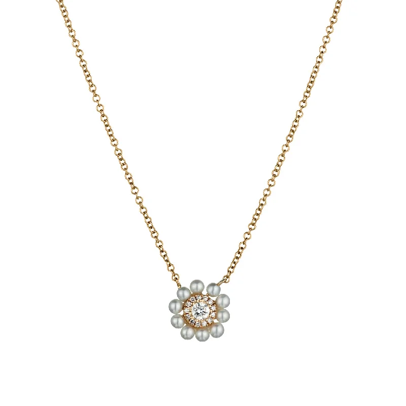 women eco-conscious necklaces -PEARL & DIAMOND NECKLACE