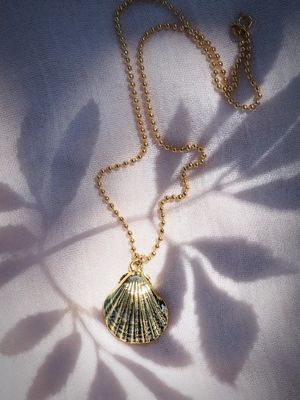 women radiant-cut necklaces -Statement Large Gold Seashell Necklace - Kaiapo